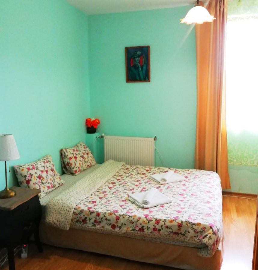 Guest House Misha Petrevene Exterior photo