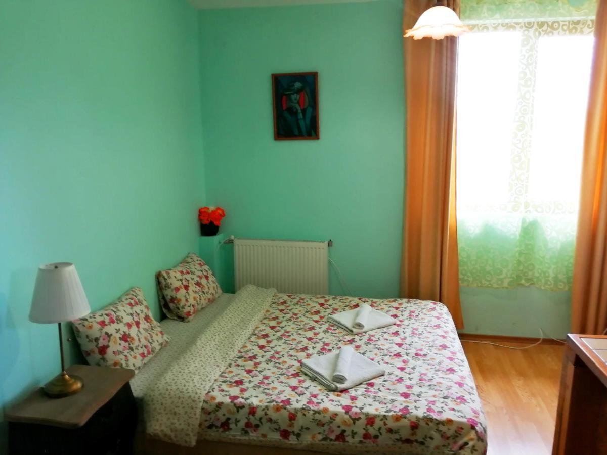 Guest House Misha Petrevene Exterior photo