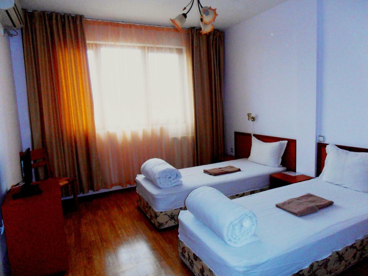 Guest House Misha Petrevene Exterior photo