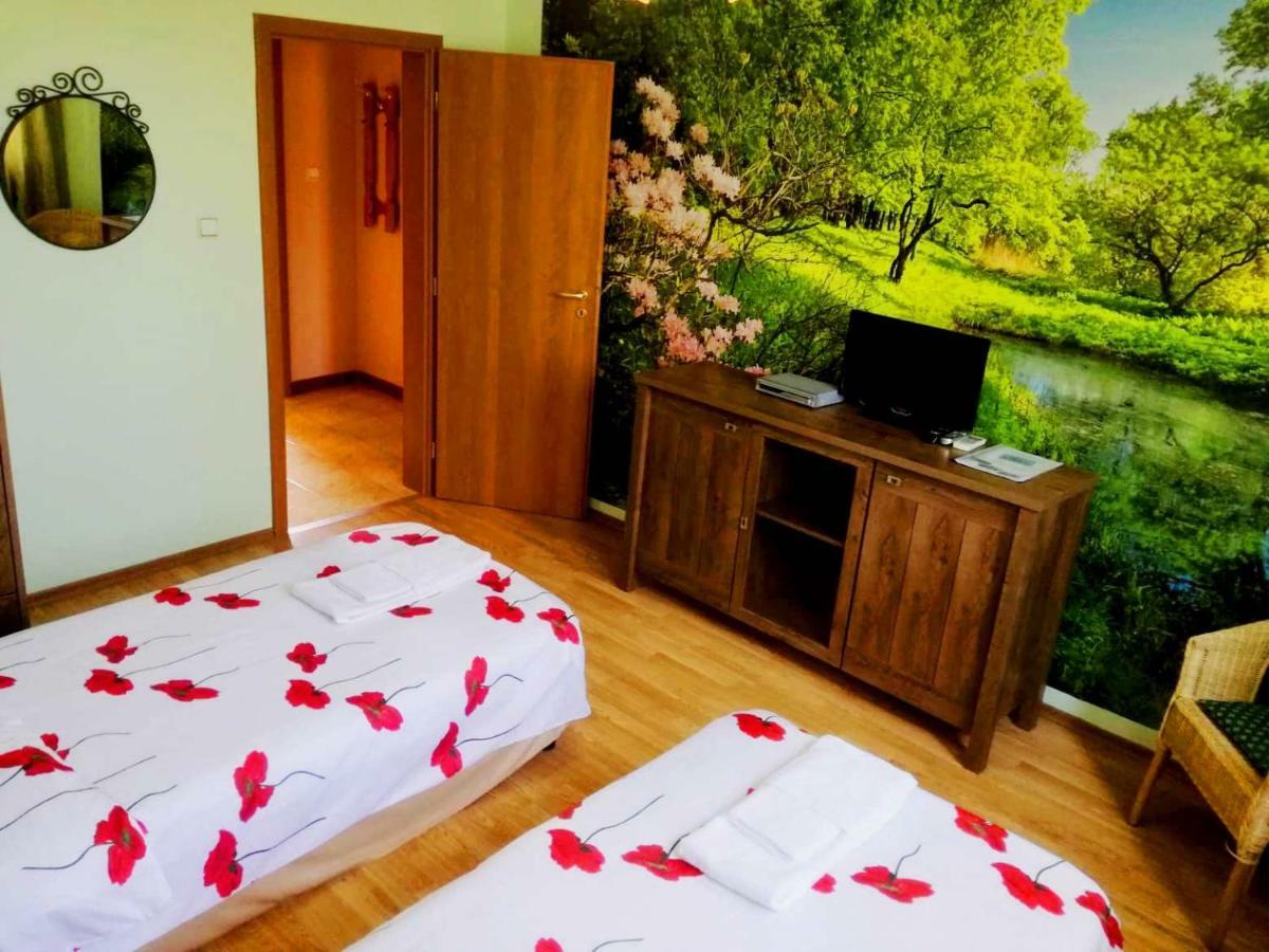 Guest House Misha Petrevene Exterior photo